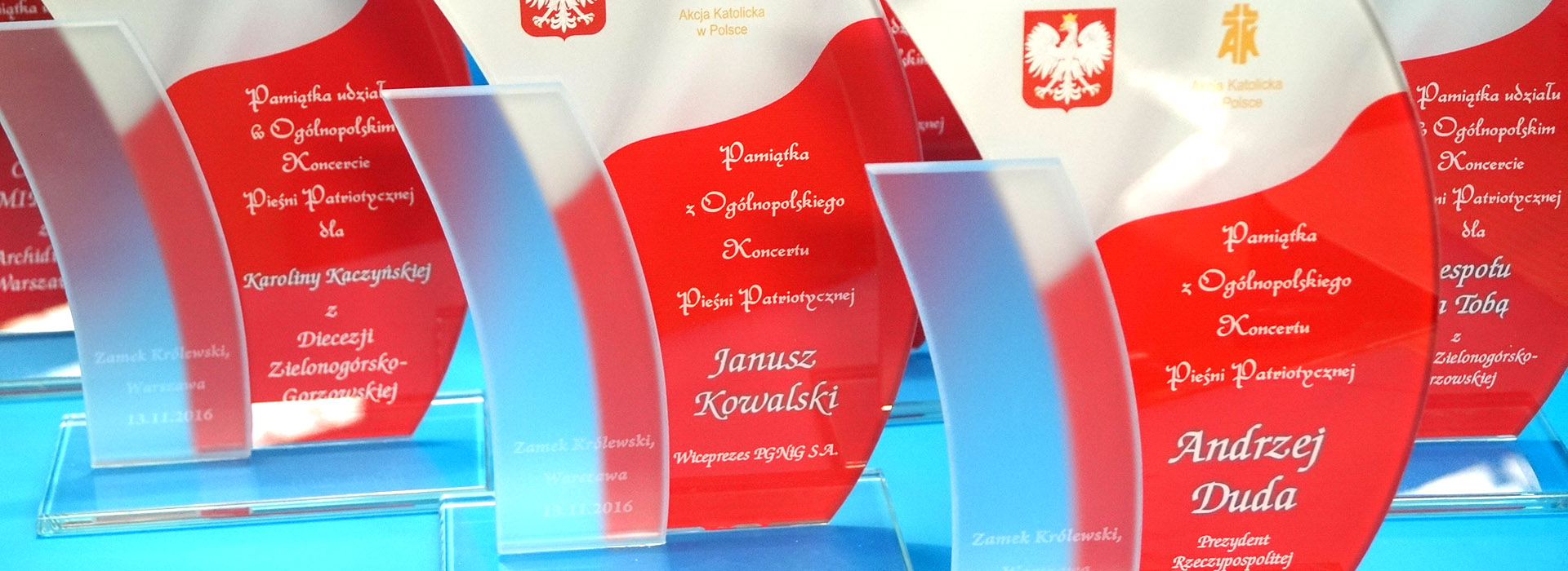 statuetkiszklane